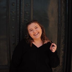 Meet your Posher, Chloe